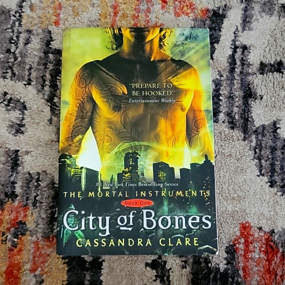 FREE with purchase!! CASANDRA CLARE's The Mortal Instruments: City of Bones Book